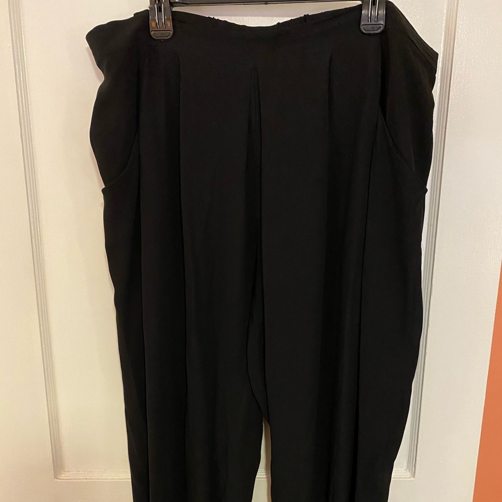 Eileen Fisher 100% silk slouchy ankle pants